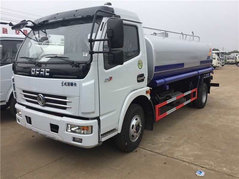 1527837166822294.jpg 灑 水 車01.jpg