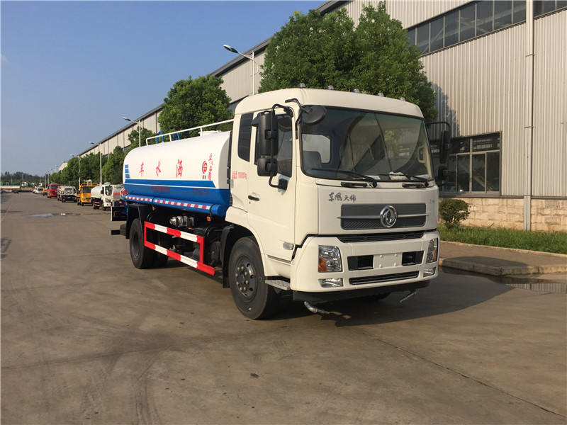 1529395332587383.jpg 灑 水 車08.jpg